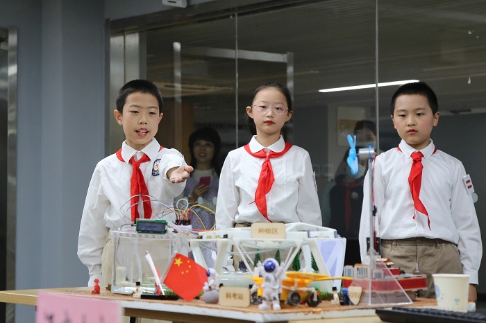 1.韓朗、那百屹、孫寧萱小隊.JPG