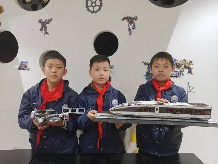 6.葉頌、王梓陽、袁博小隊.png
