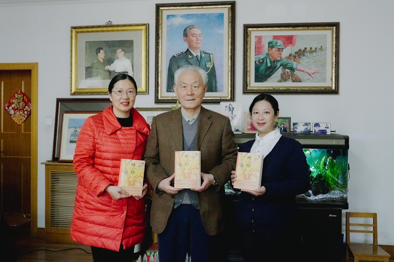 贈(zèng)書。.jpg