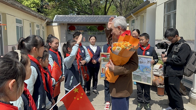 獻(xiàn)花.JPG